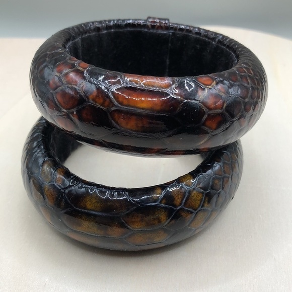 Cara New York Statement Style Bangle Bracelets animal reptile look stackable. - Picture 3 of 10